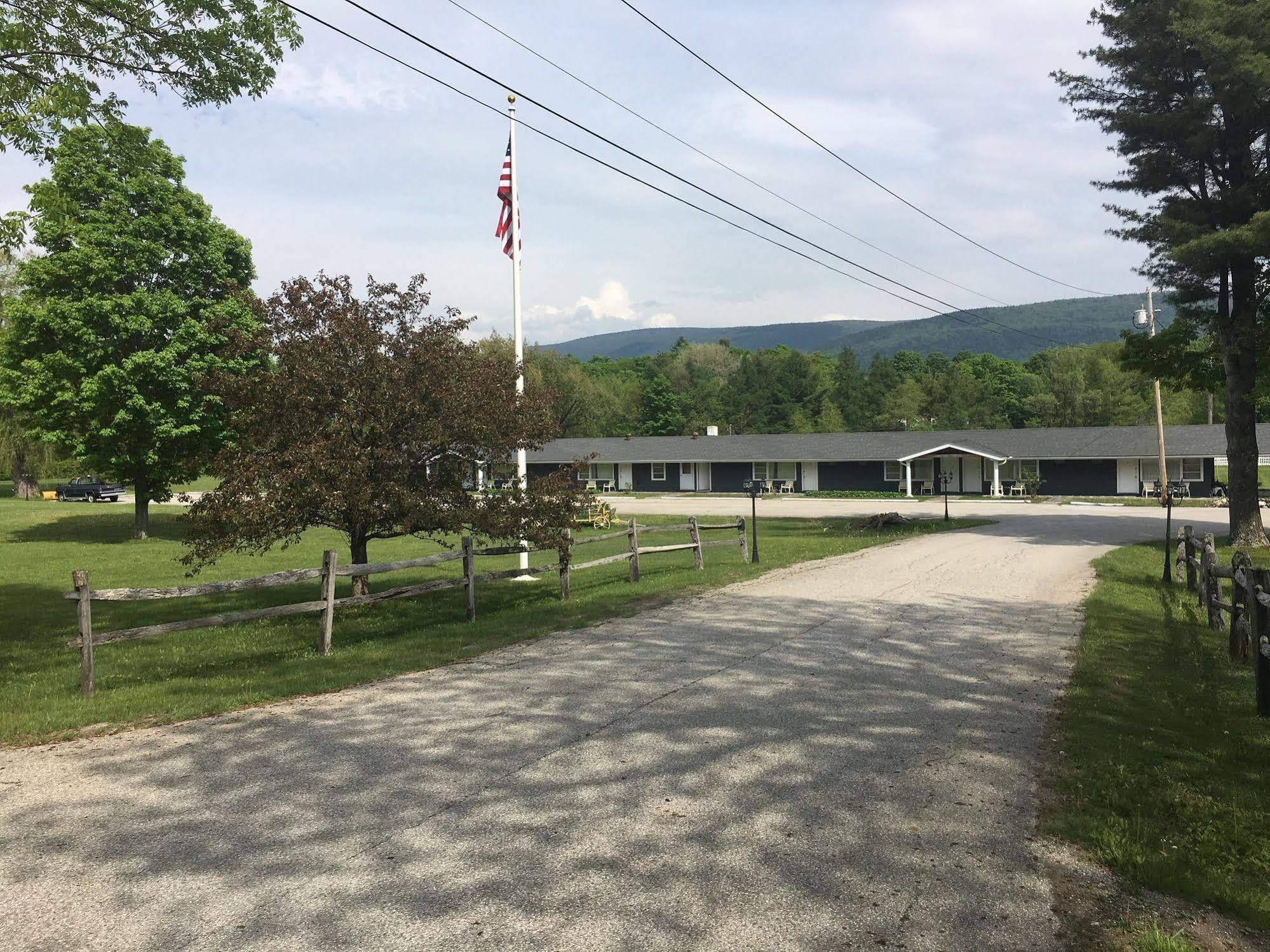 Weathervane Motel Manchester Exterior photo